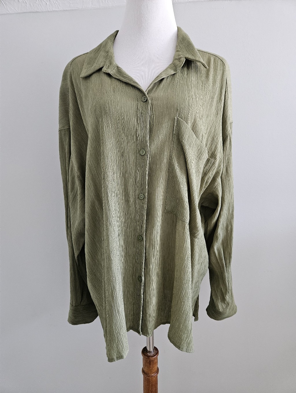 Abercrombie & Fitch | Olive Green Button-Up Textured Shirt